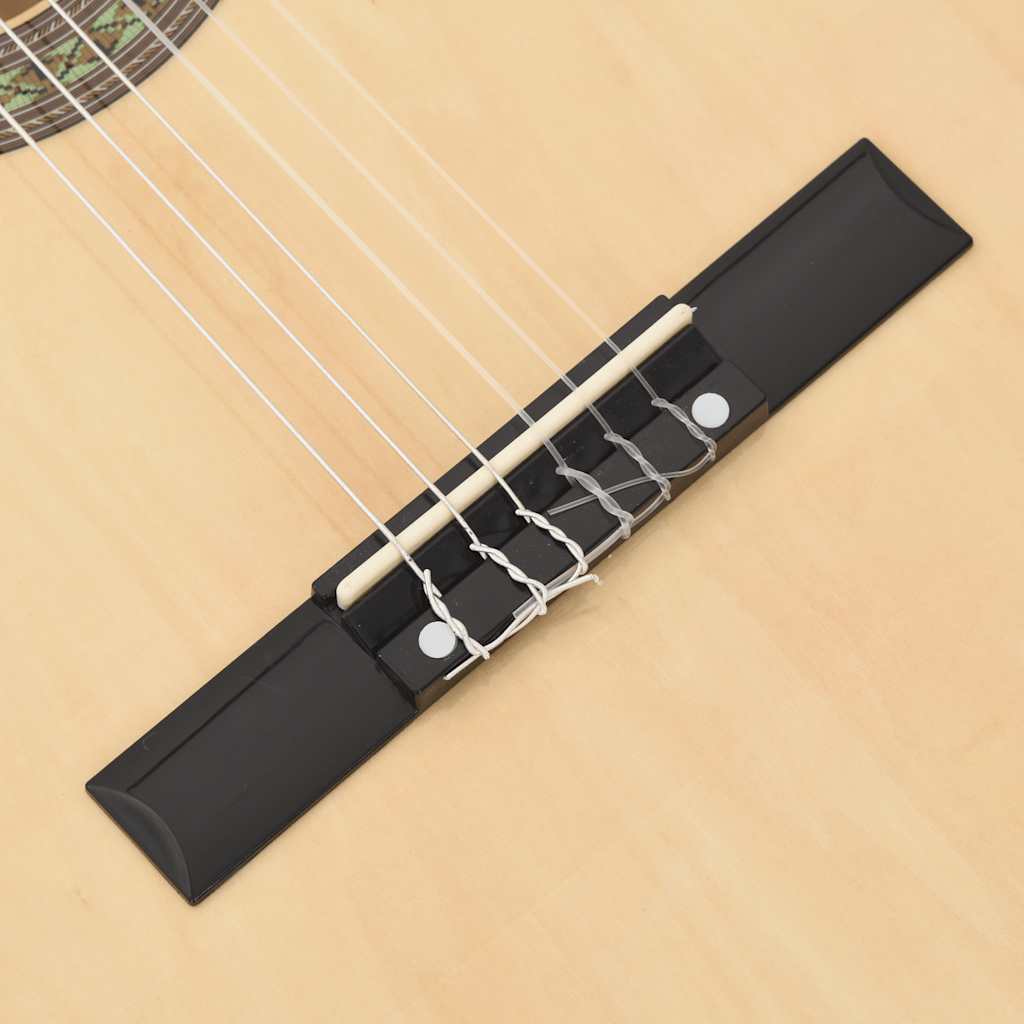Gitaar cutaway met equalizer 6 snaren western klassiek is nu te koop bij PeponiXL, paradijselijk wonen!