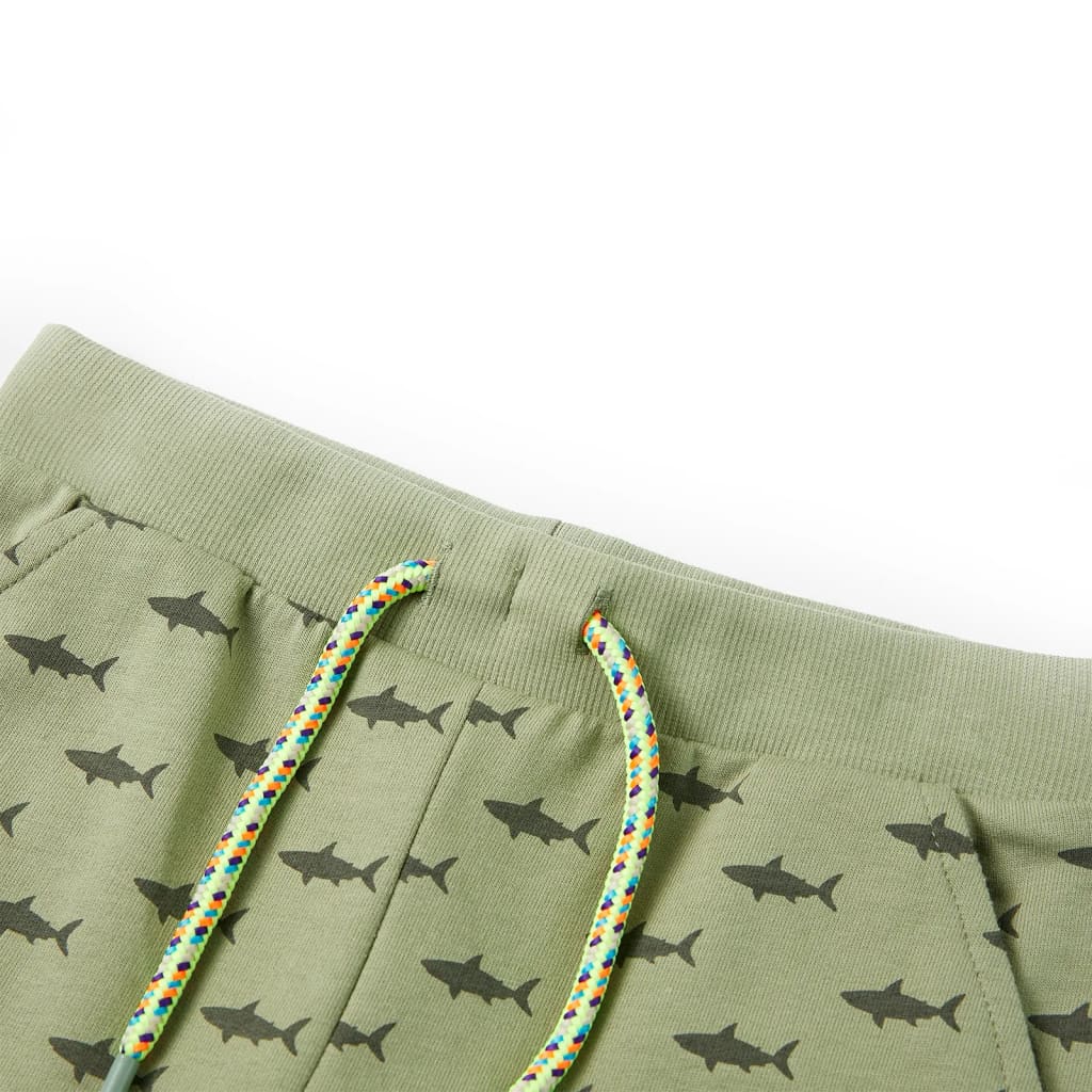 Kindershorts met trekkoord 116 lichtkaki is nu te koop bij PeponiXL, paradijselijk wonen!