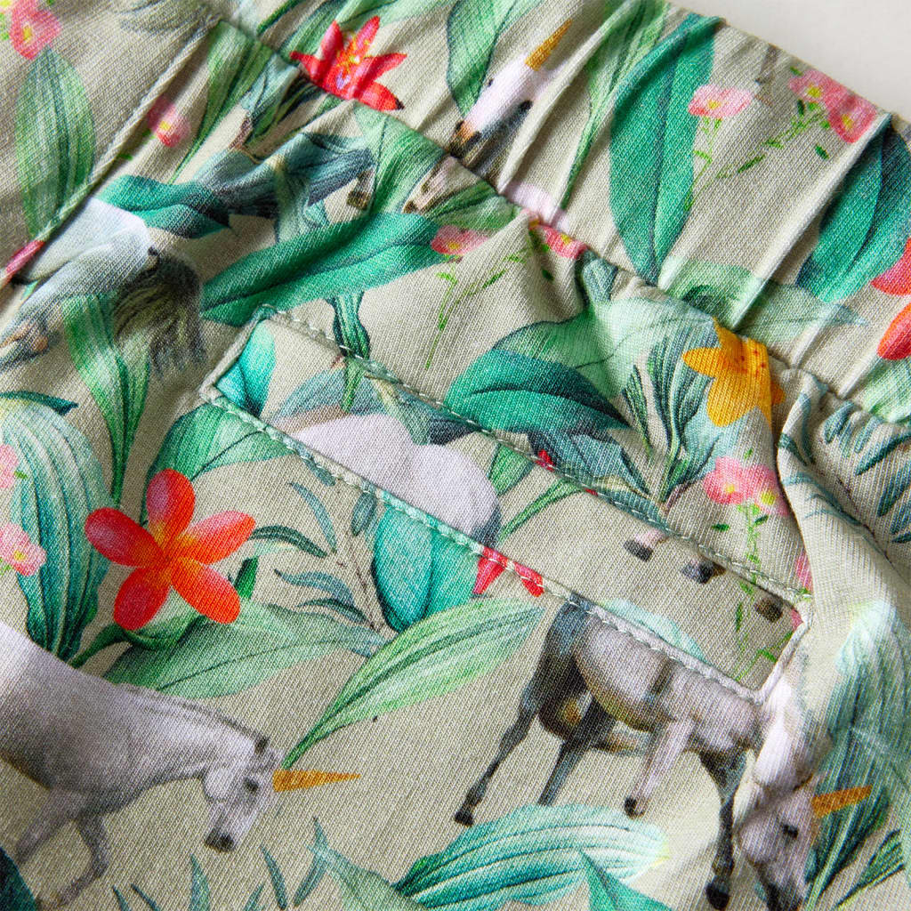 Kindershorts met trekkoord 116 lichtkaki is nu te koop bij PeponiXL, paradijselijk wonen!