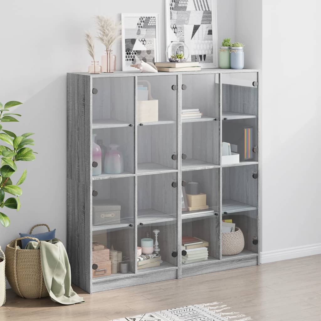Boekenkast met deuren 136x37x142 cm hout grijs sonoma eiken is nu te koop bij PeponiXL, paradijselijk wonen!