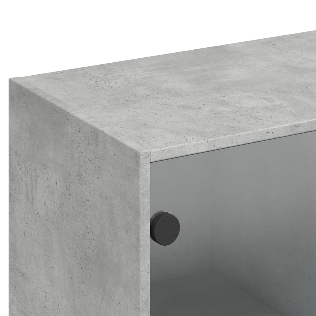 Boekenkast met deuren 136x37x142 cm bewerkt hout betongrijs is nu te koop bij PeponiXL, paradijselijk wonen!