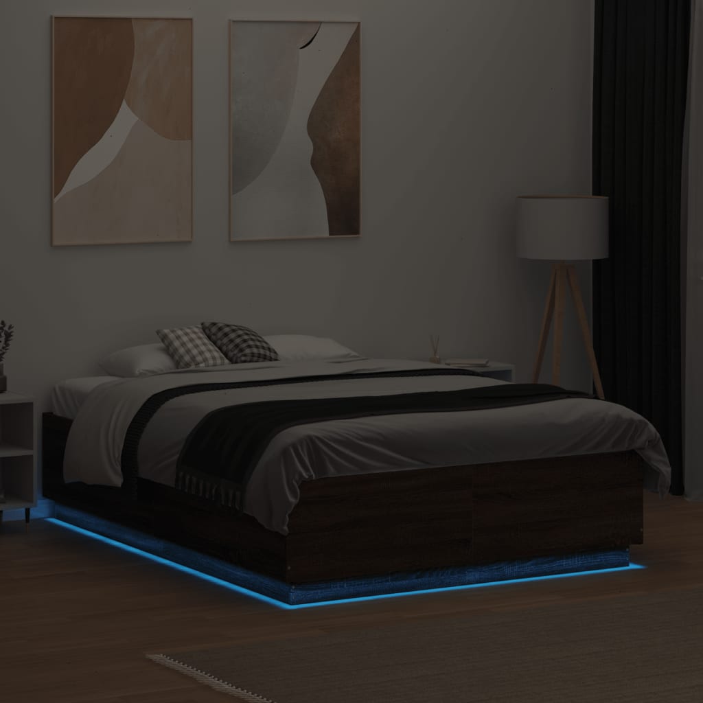Bedframe met LED-verlichting bruin eikenkleurig 135x190 cm is nu te koop bij PeponiXL, paradijselijk wonen!
