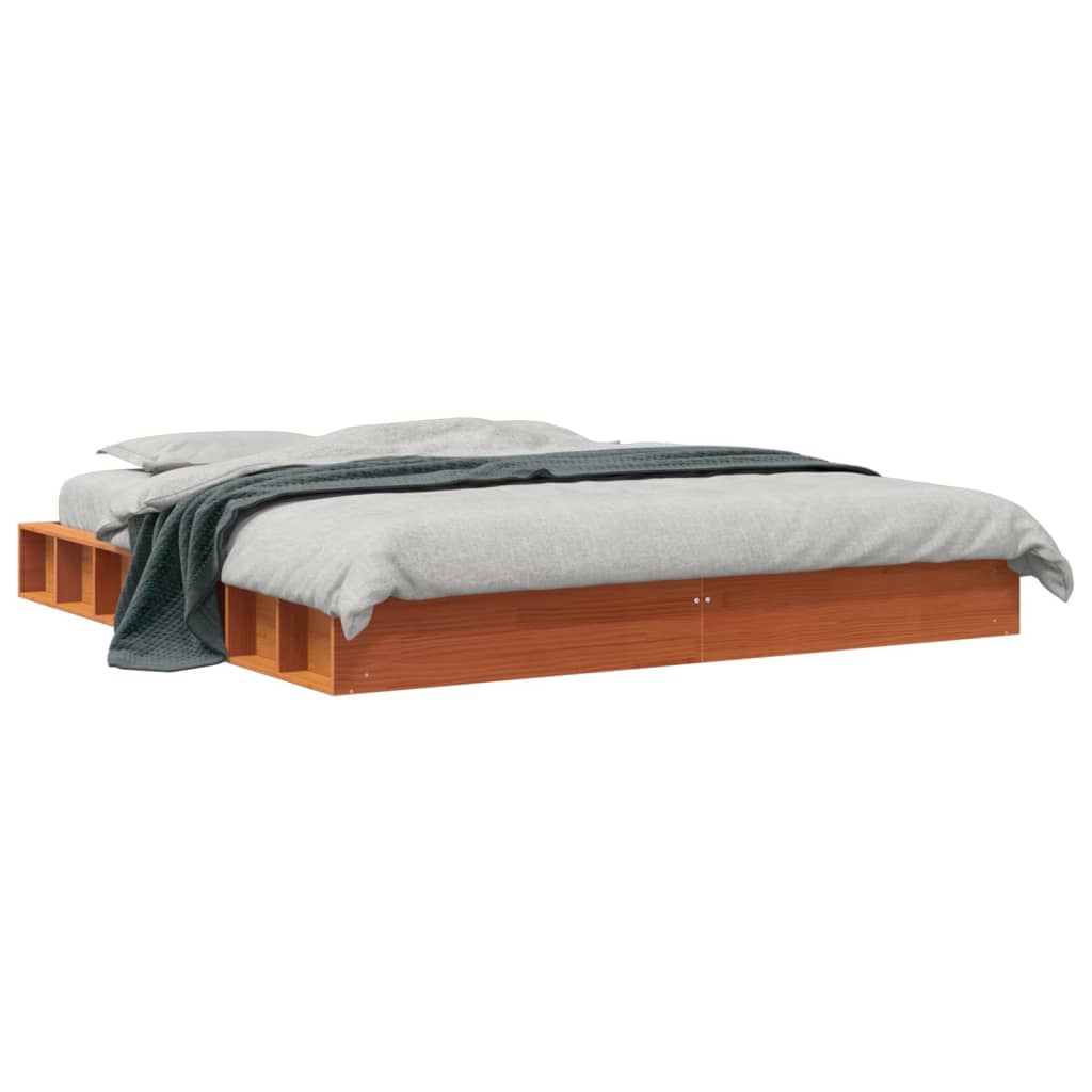 Bedframe zonder matras massief grenenhout wasbruin 200x200 cm is nu te koop bij PeponiXL, paradijselijk wonen!