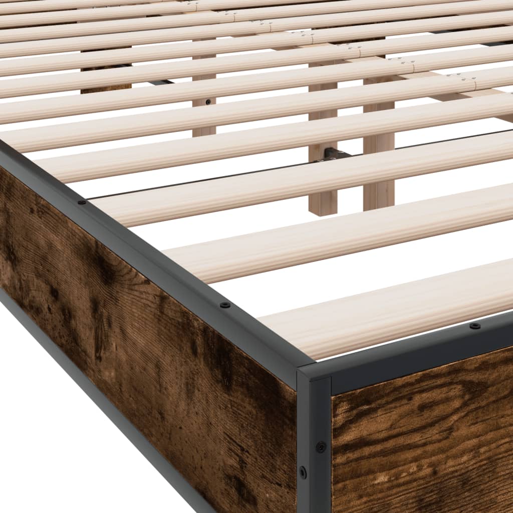 Bedframe bewerkt hout metaal gerookt eikenkleurig 140x190 cm is nu te koop bij PeponiXL, paradijselijk wonen!