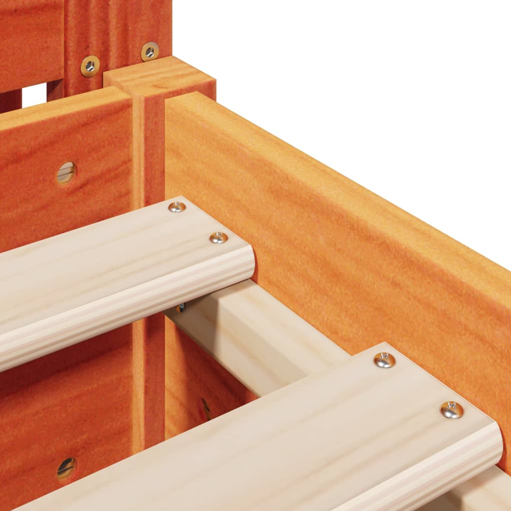 Bedframe zonder matras massief grenenhout wasbruin 200x200 cm is nu te koop bij PeponiXL, paradijselijk wonen!