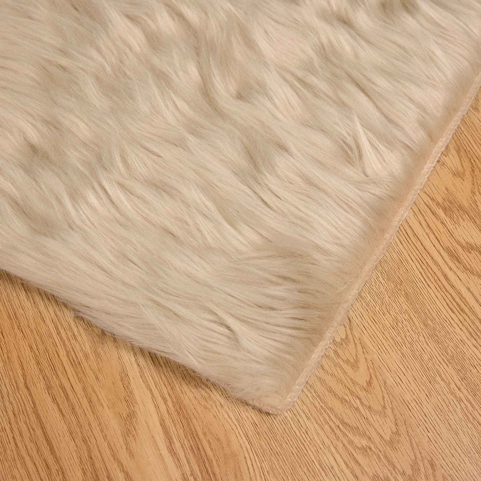 Nep Schapenvacht Tapijt Tafalla Beige 140 x 200 cm Polyester is nu te koop bij PeponiXL, paradijselijk wonen!