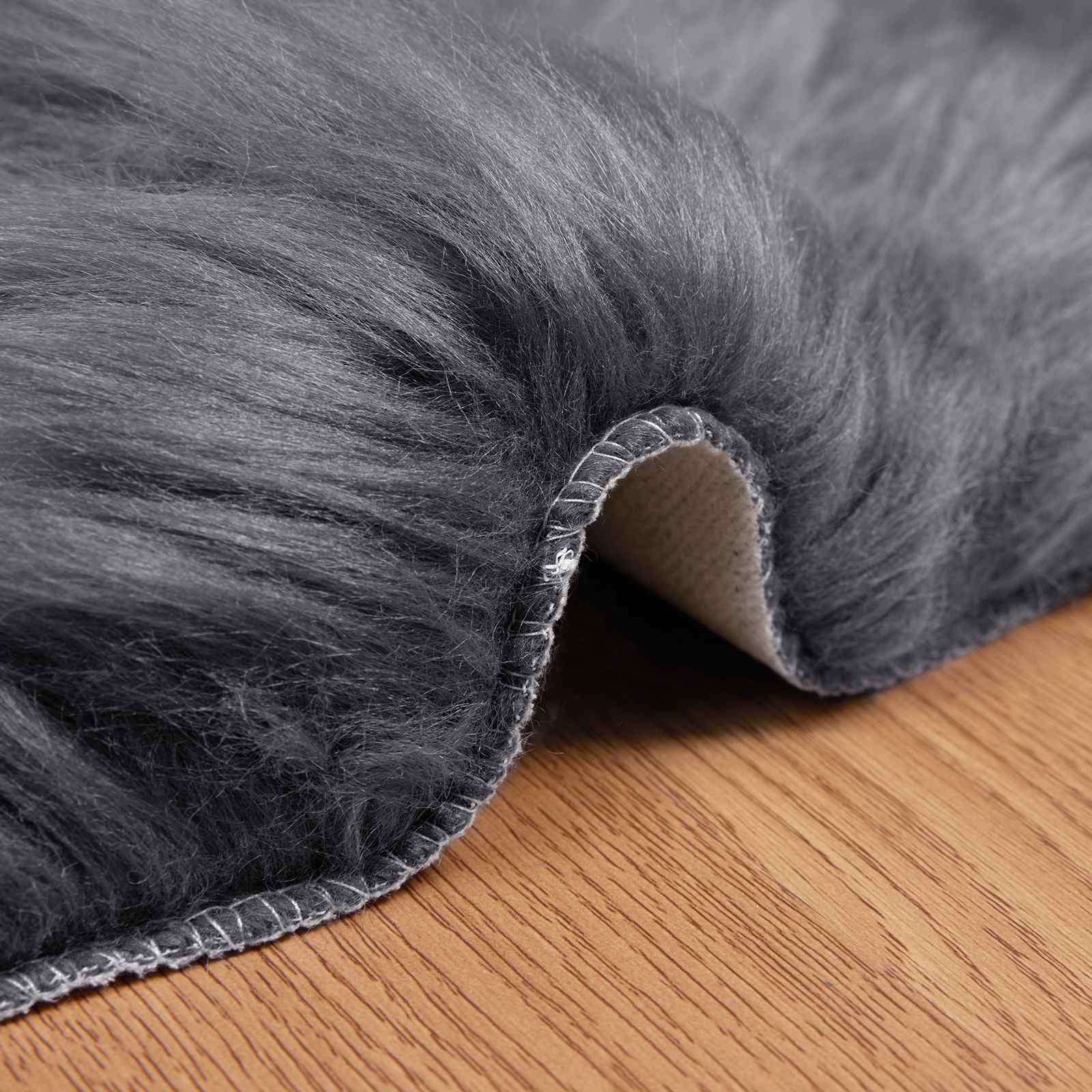 Nep Schapenvacht Tapijt Tafalla Antraciet 60 x 90 cm Polyester is nu te koop bij PeponiXL, paradijselijk wonen!