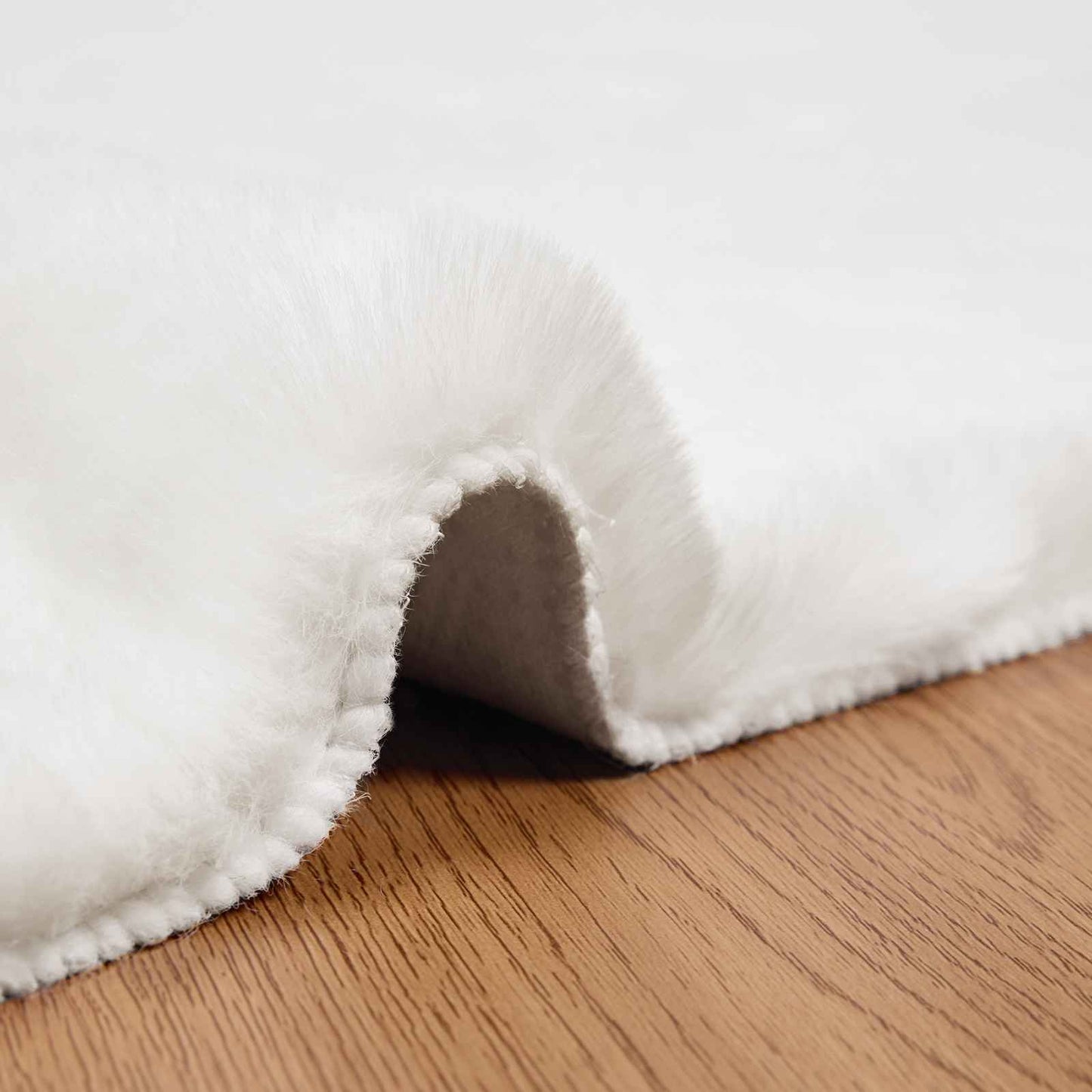 Antislip vloerkleed van imitatie konijnenbont OLITE Wit is nu te koop bij PeponiXL, paradijselijk wonen!