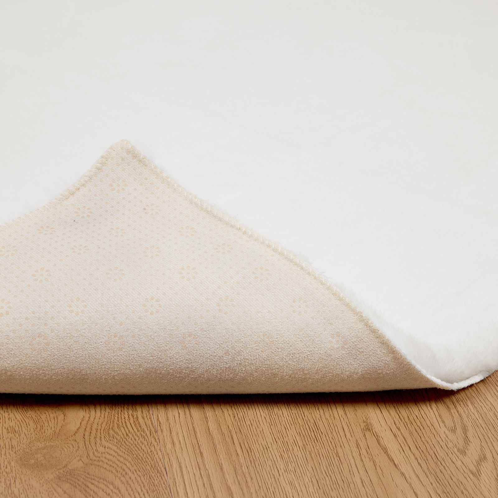 Antislip neplederen konijnenbont vloerkleed Olite Wit Polyester is nu te koop bij PeponiXL, paradijselijk wonen!