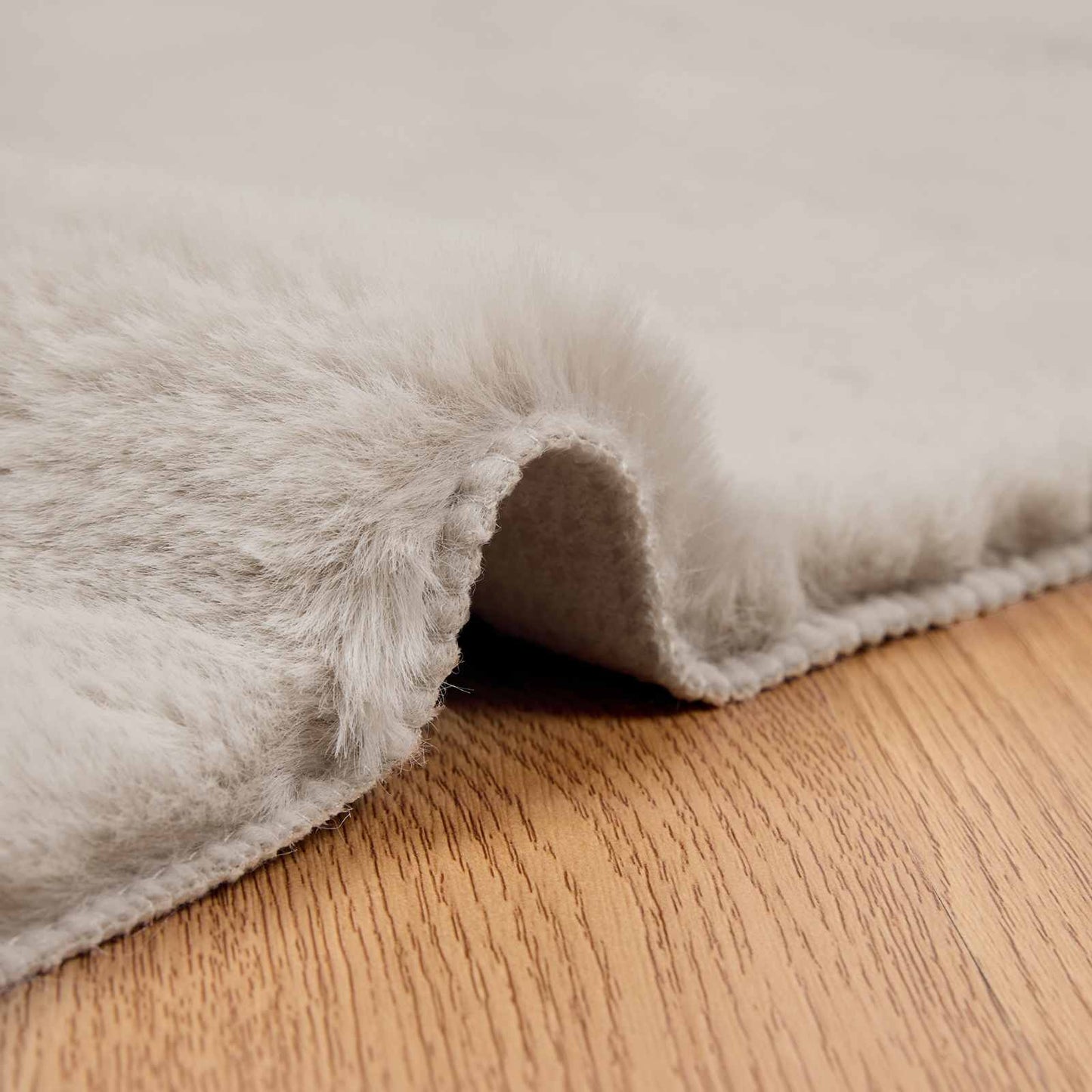 Antislip vloerkleed van imitatie konijnenbont OLITE Beige is nu te koop bij PeponiXL, paradijselijk wonen!