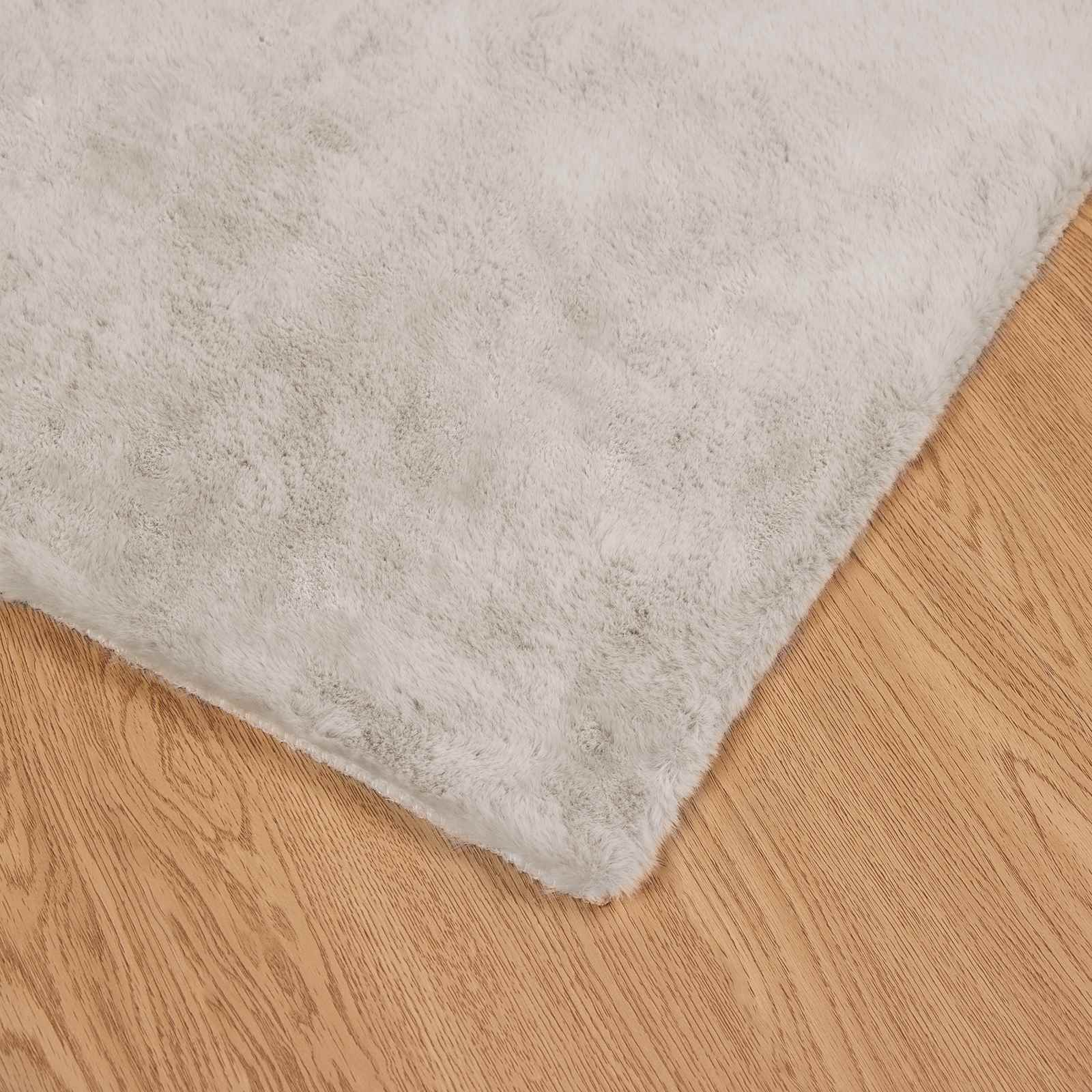 Antislip vloerkleed van imitatie konijnenbont OLITE Beige is nu te koop bij PeponiXL, paradijselijk wonen!
