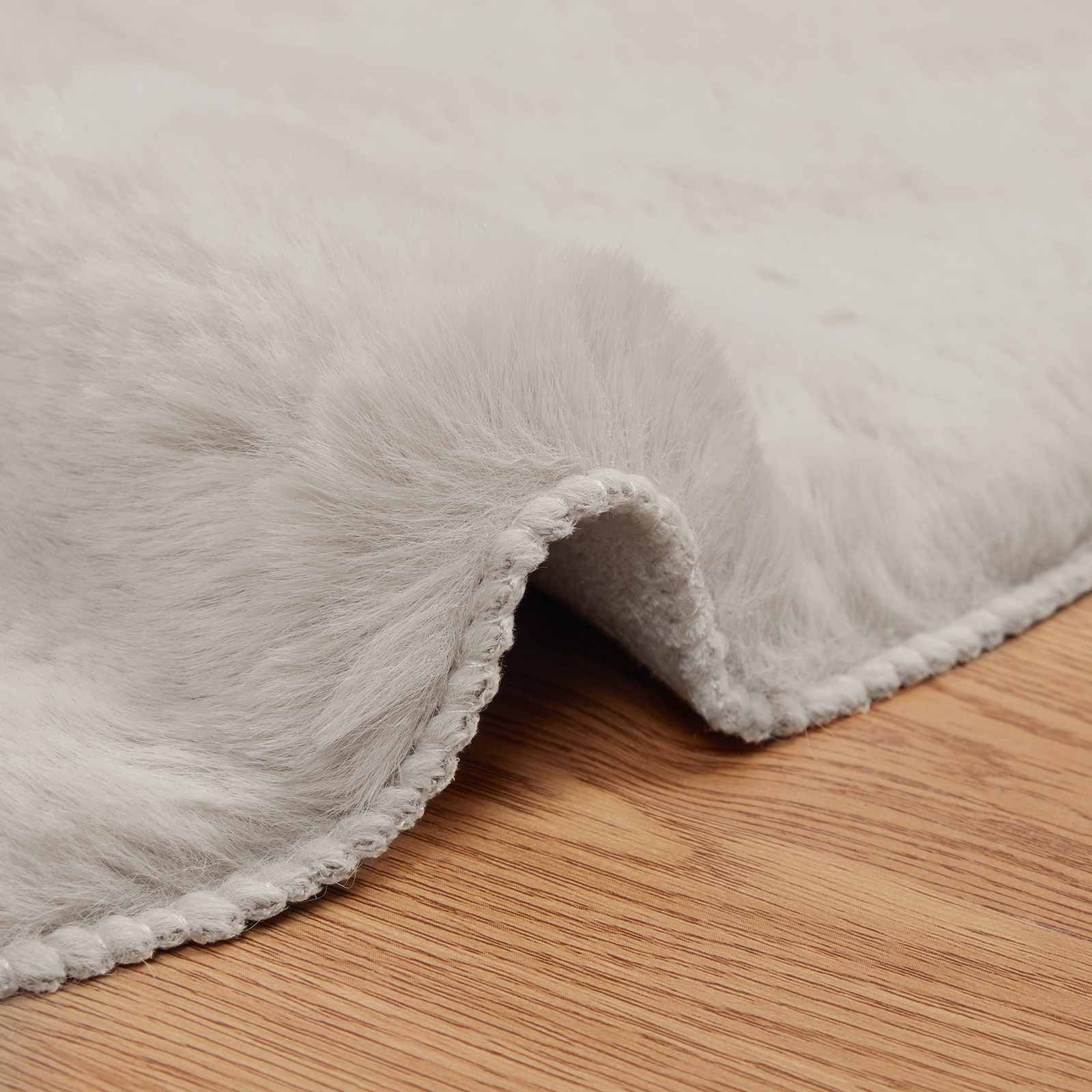 Antislip vloerkleed van imitatie konijnenbont OLITE Beige is nu te koop bij PeponiXL, paradijselijk wonen!