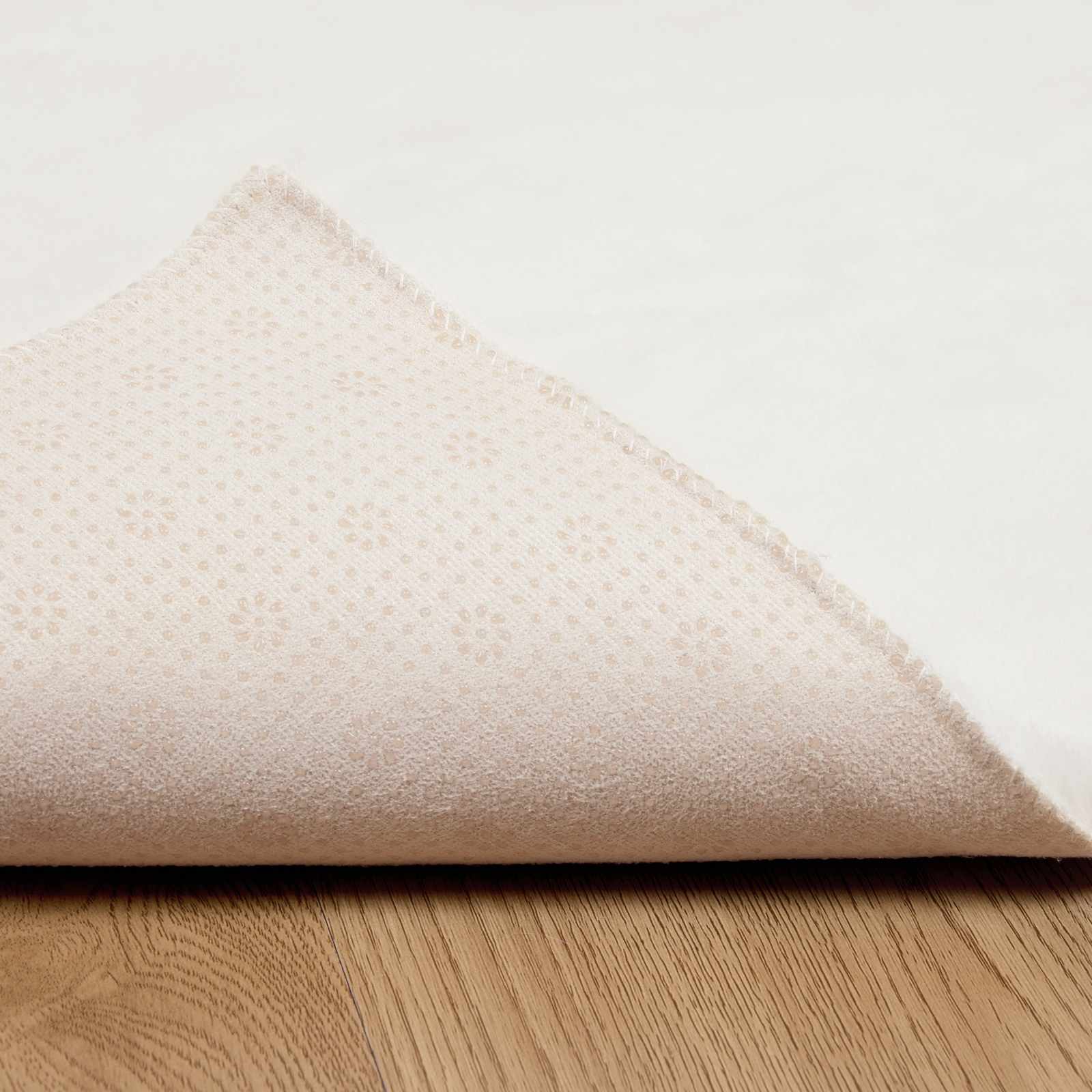 Antislip neplederen konijnenbont vloerkleed Olite Crème is nu te koop bij PeponiXL, paradijselijk wonen!