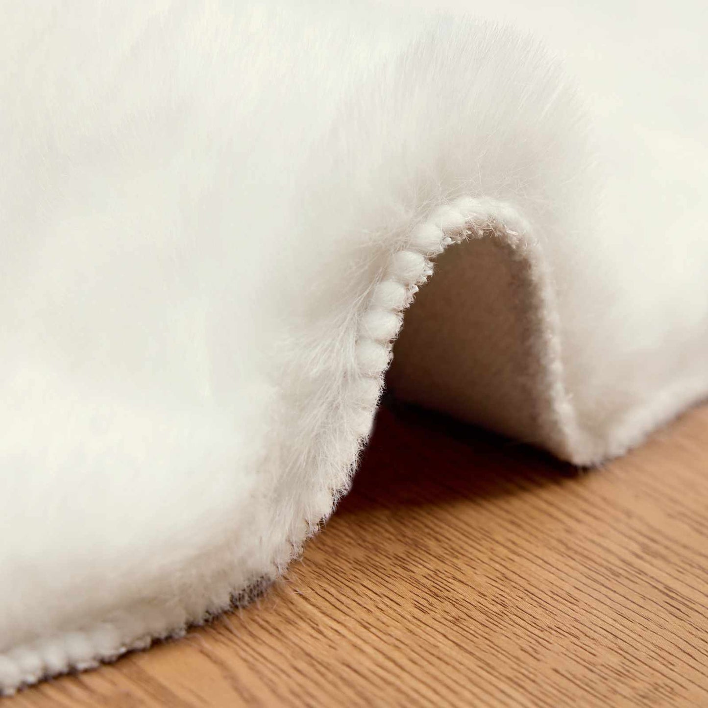 Antislip vloerkleed van imitatie konijnenbont OLITE Ø 80 cm is nu te koop bij PeponiXL, paradijselijk wonen!