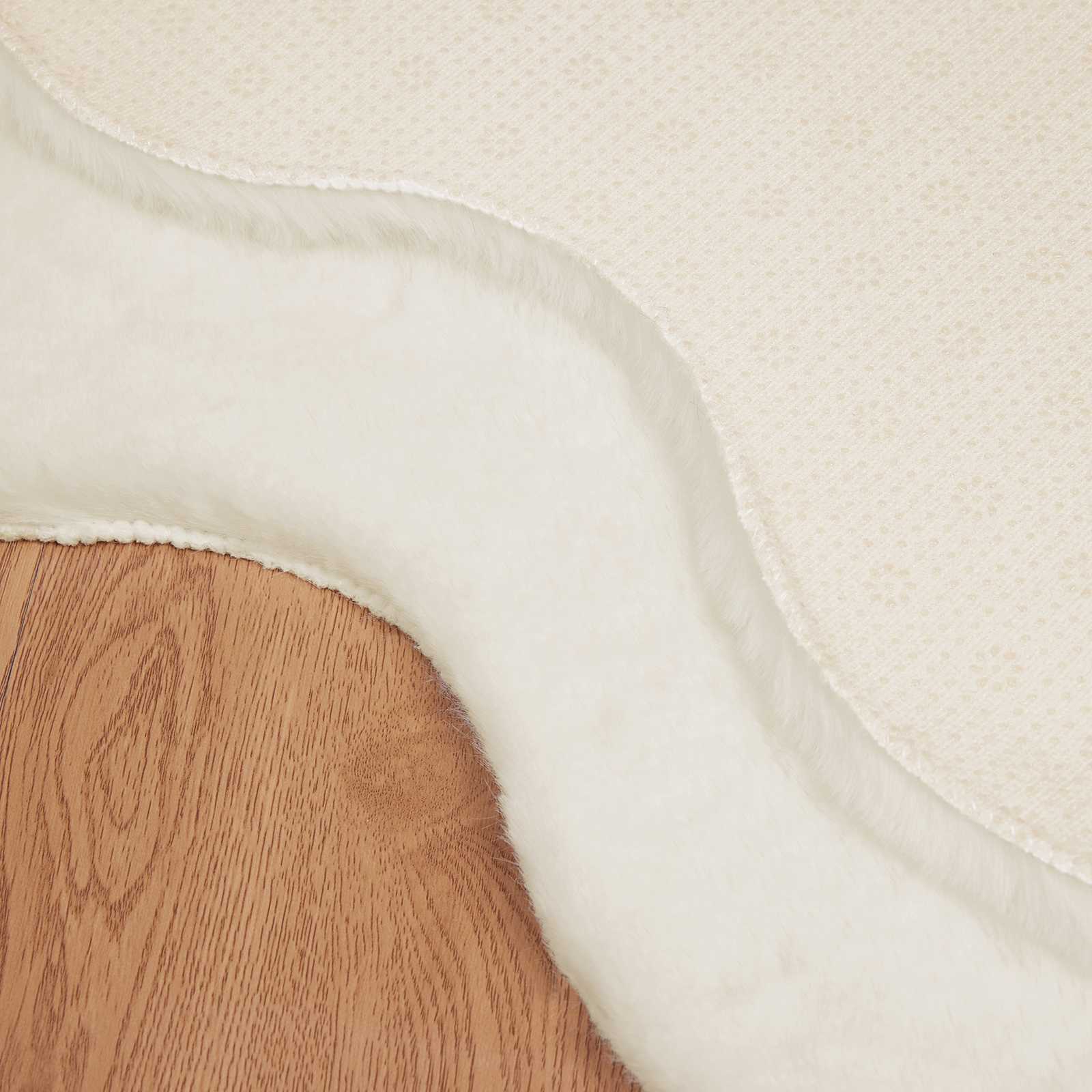 Antislip vloerkleed van imitatie konijnenbont OLITE 80 x 120 cm is nu te koop bij PeponiXL, paradijselijk wonen!