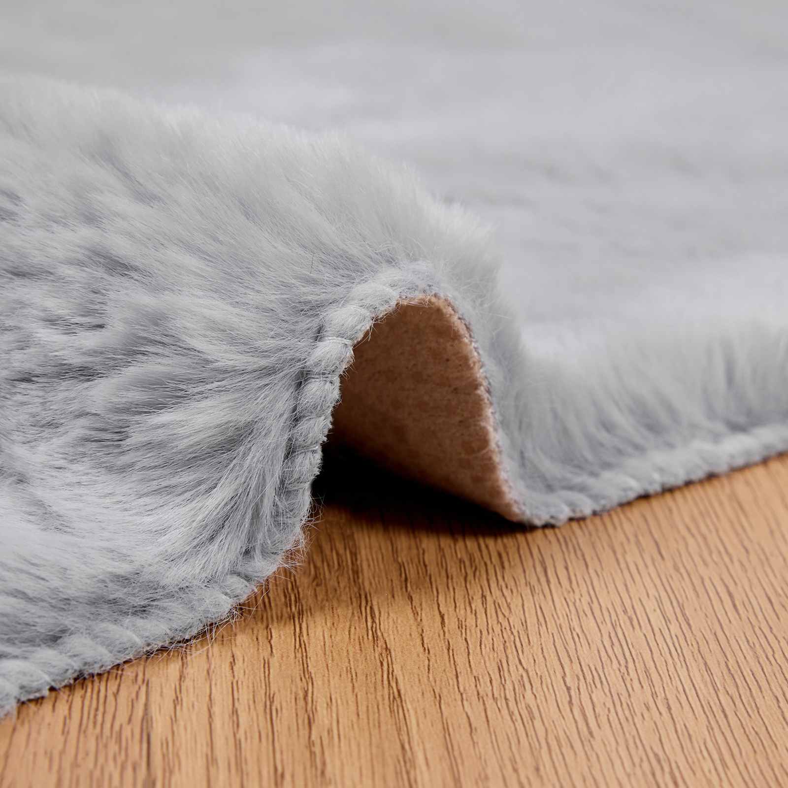 Antislip vloerkleed van imitatie konijnenbont OLITE Grijs is nu te koop bij PeponiXL, paradijselijk wonen!