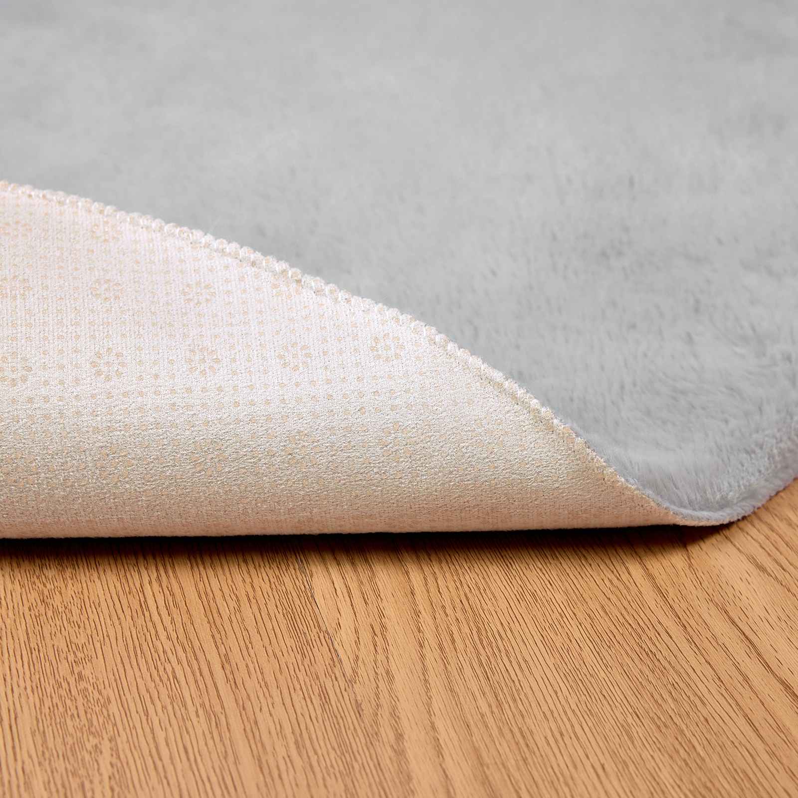 Antislip vloerkleed van imitatie konijnenbont OLITE Grijs is nu te koop bij PeponiXL, paradijselijk wonen!