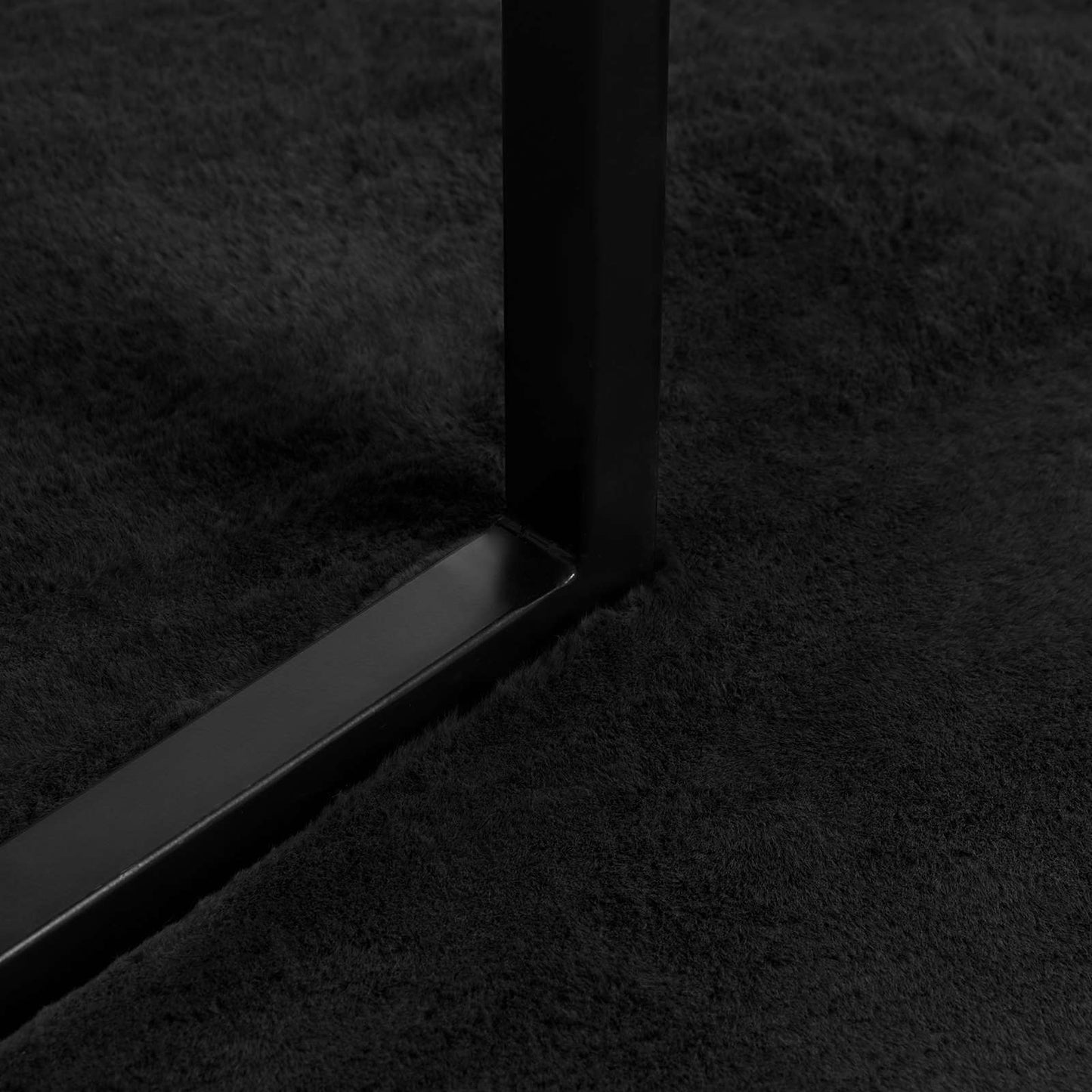 Antislip neplederen konijnenbont vloerkleed Olite Zwart is nu te koop bij PeponiXL, paradijselijk wonen!