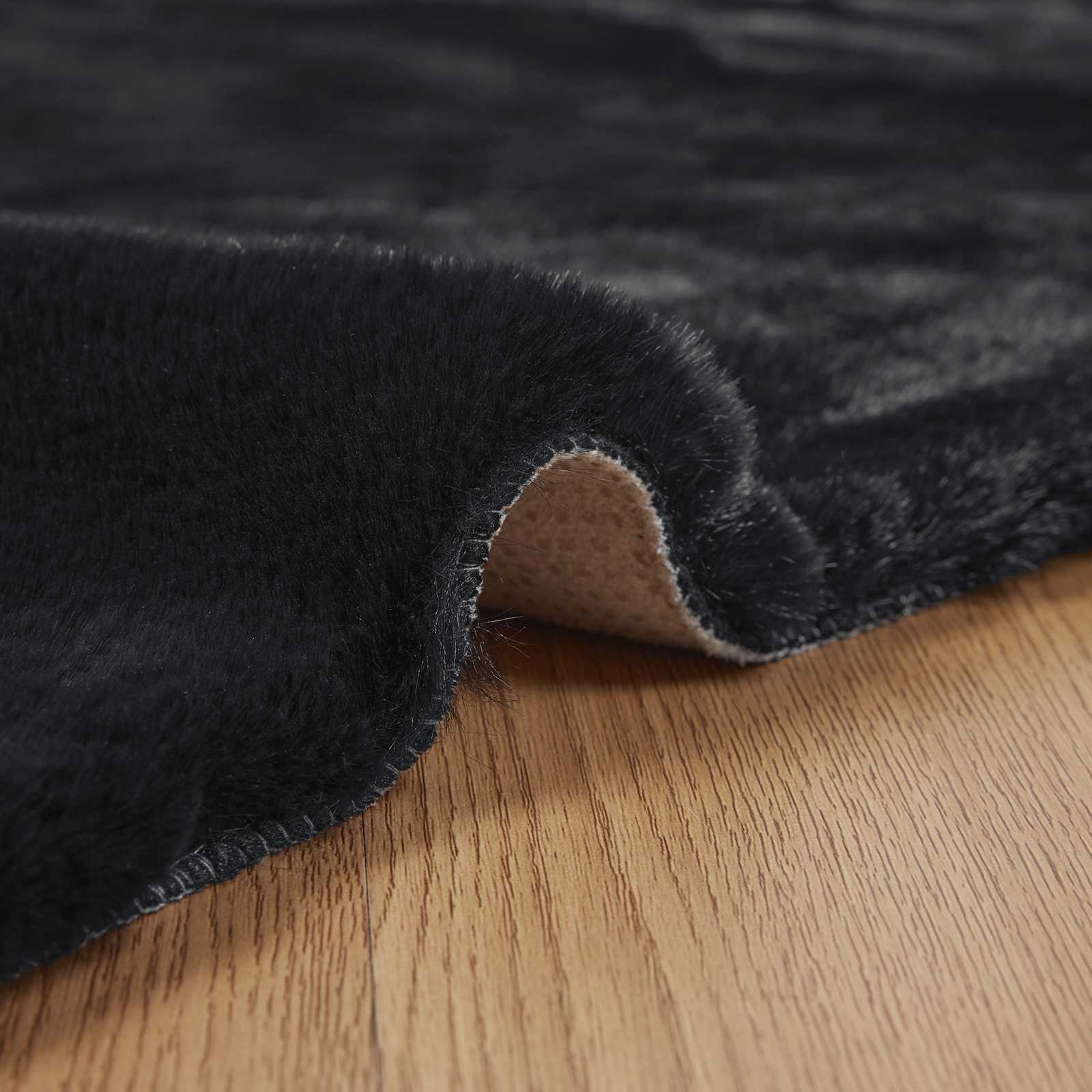 Antislip vloerkleed van imitatie konijnenbont OLITE Zwart is nu te koop bij PeponiXL, paradijselijk wonen!