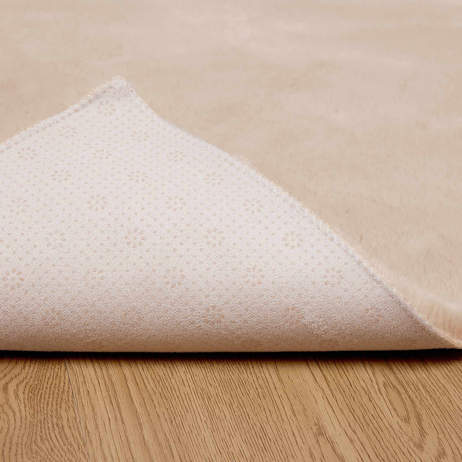 Antislip vloerkleed van imitatie konijnenbont OLITE Taupe is nu te koop bij PeponiXL, paradijselijk wonen!