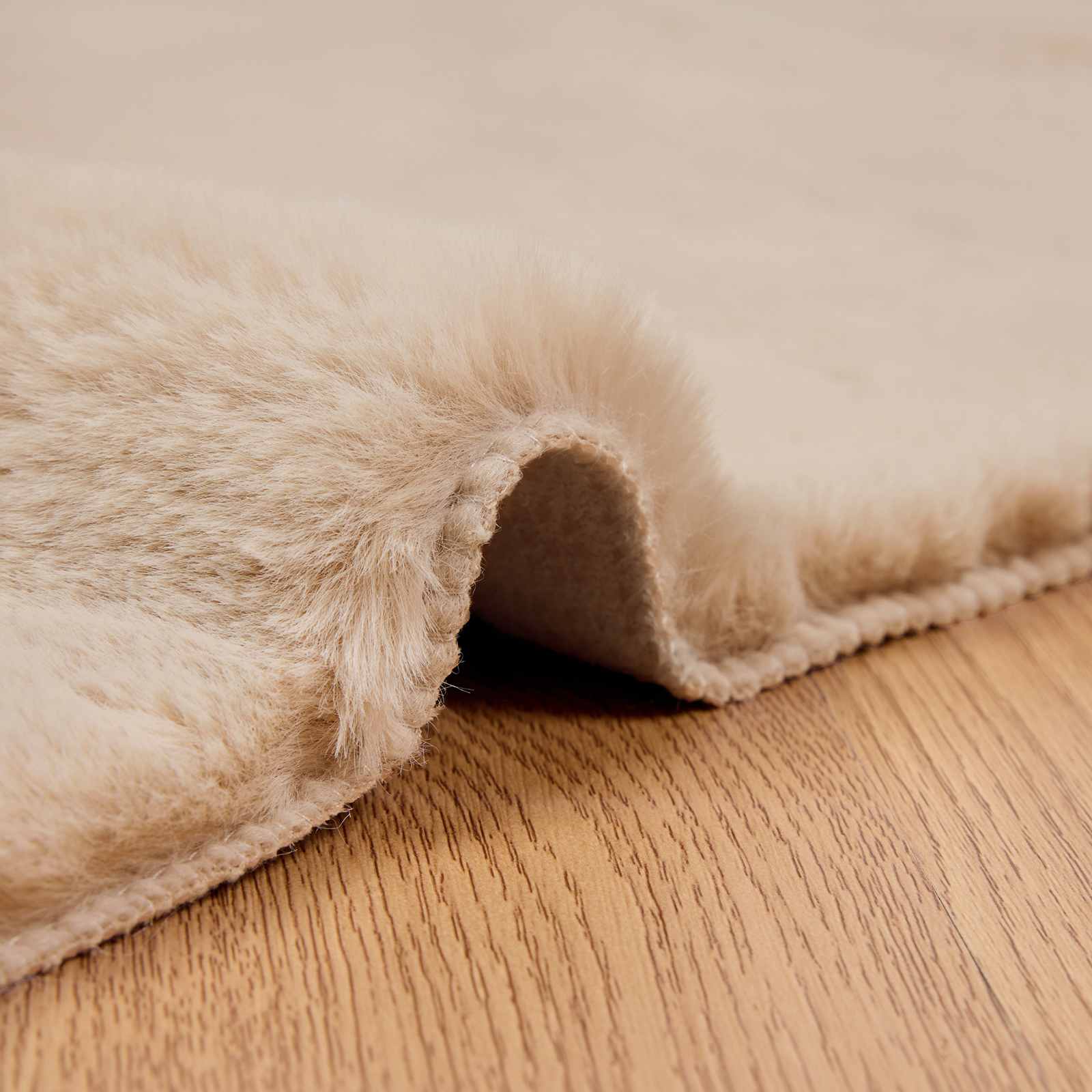 Antislip vloerkleed van imitatie konijnenbont OLITE Taupe is nu te koop bij PeponiXL, paradijselijk wonen!