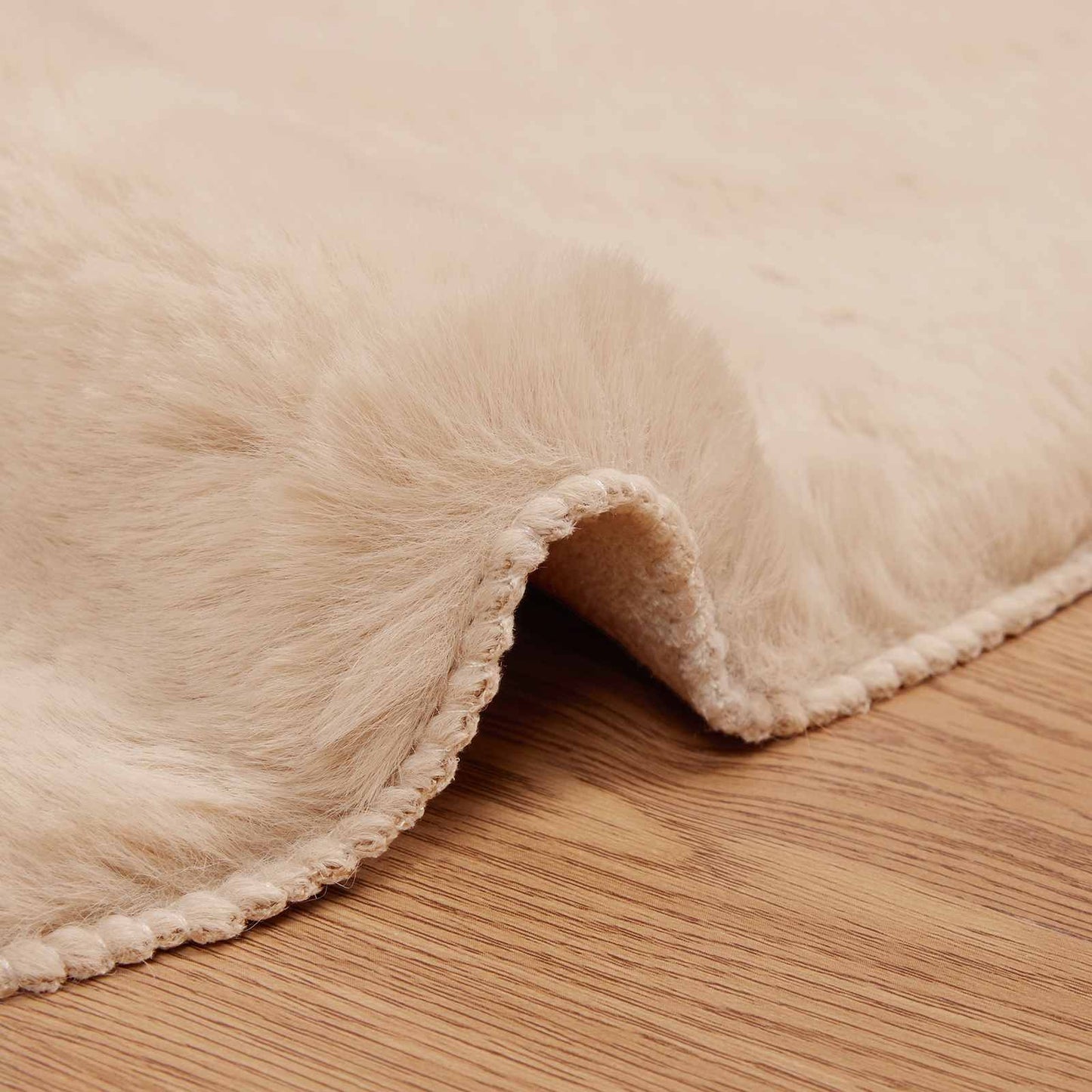 Antislip vloerkleed van imitatie konijnenbont OLITE Taupe is nu te koop bij PeponiXL, paradijselijk wonen!
