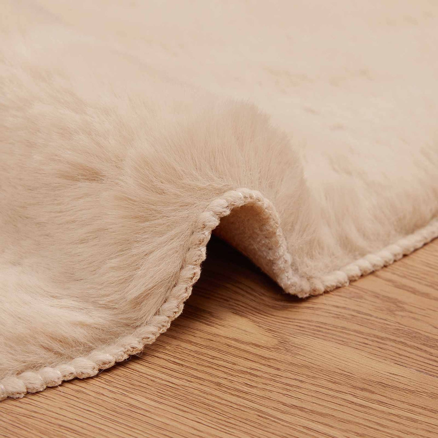 Antislip vloerkleed van imitatie konijnenbont OLITE Taupe is nu te koop bij PeponiXL, paradijselijk wonen!