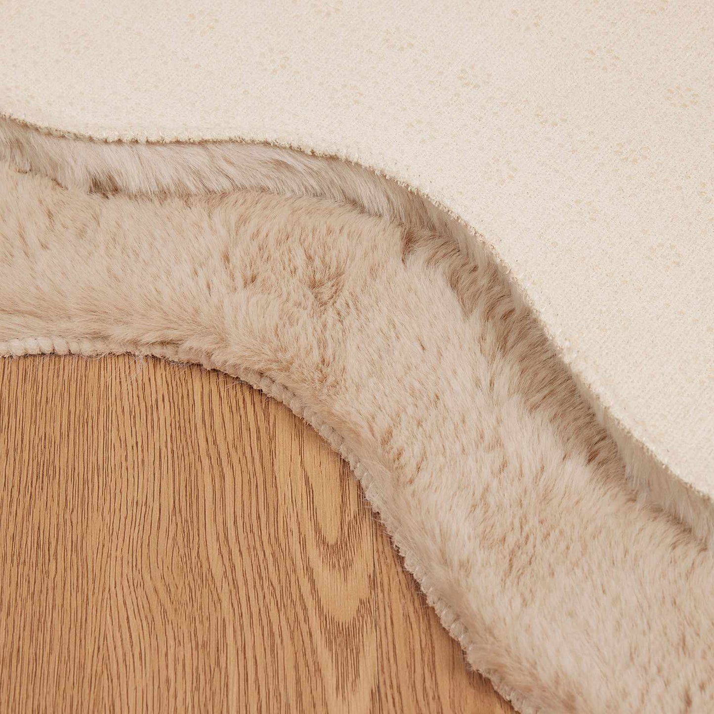 Antislip vloerkleed van imitatie konijnenbont OLITE Taupe is nu te koop bij PeponiXL, paradijselijk wonen!