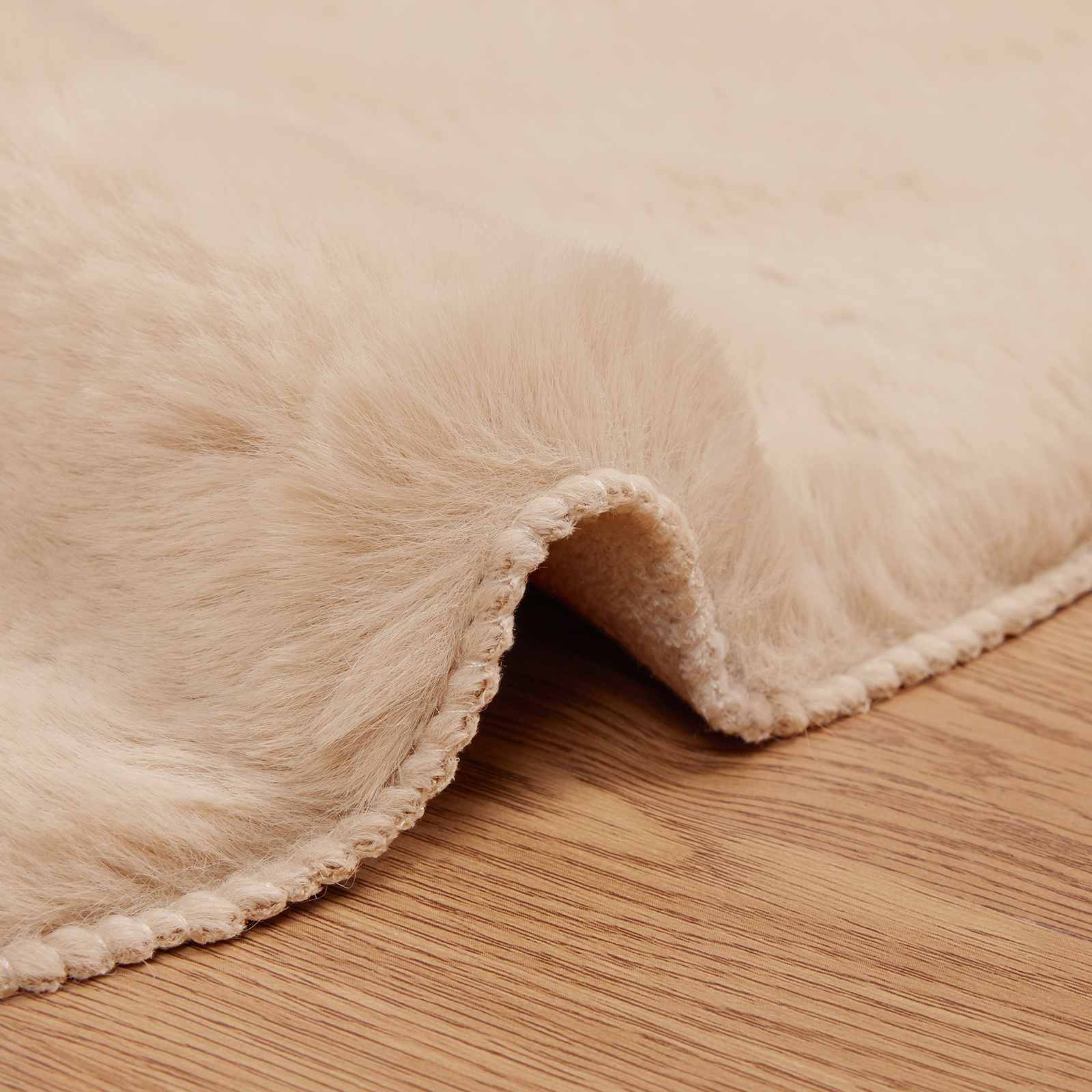 Antislip vloerkleed van imitatie konijnenbont OLITE Taupe is nu te koop bij PeponiXL, paradijselijk wonen!
