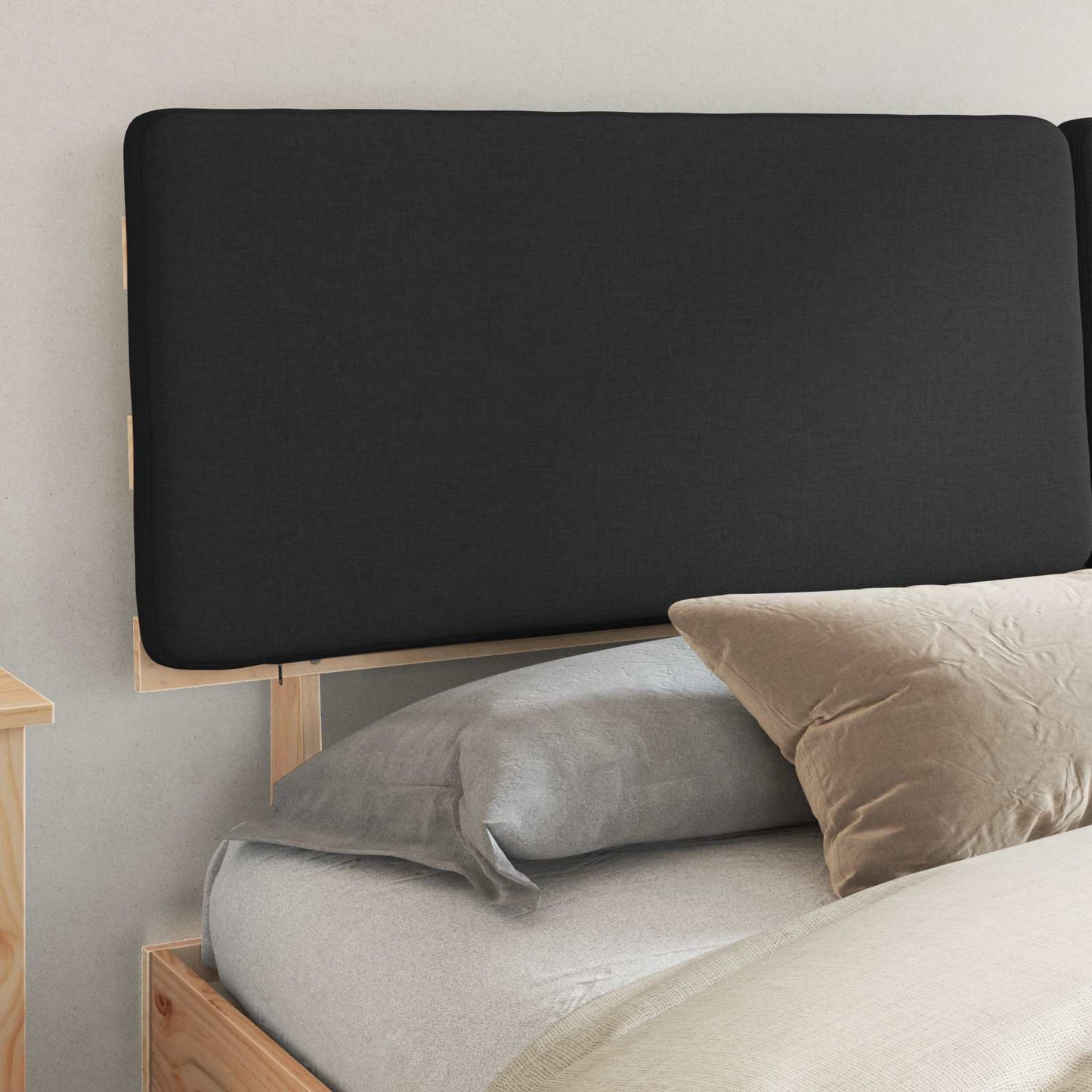 Bedframe met Gevoerd Hoofdgedeelte Zwart 180 x 200 cm is nu te koop bij PeponiXL, paradijselijk wonen!
