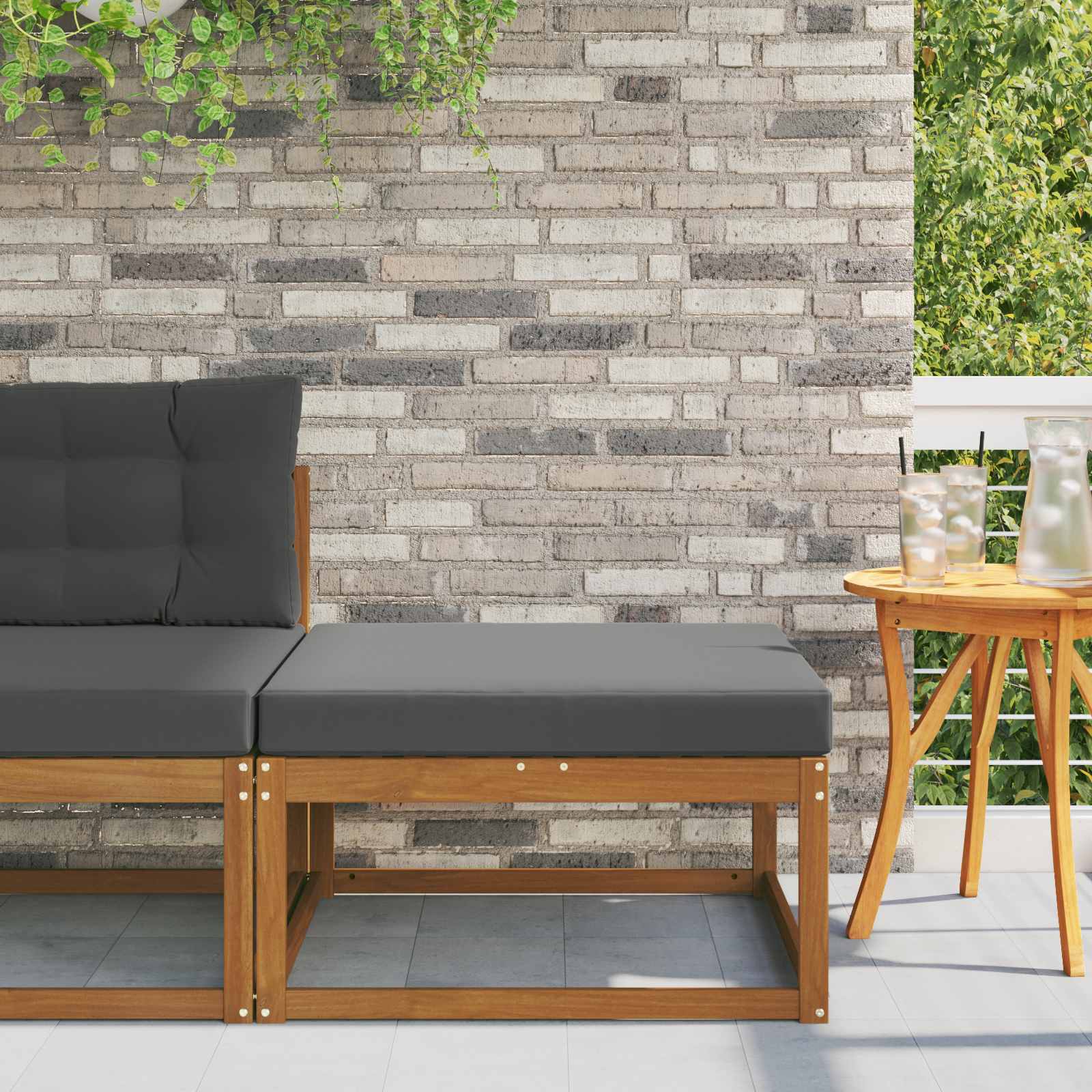 Buiten Voetenbank Naturel is nu te koop bij PeponiXL, paradijselijk wonen!