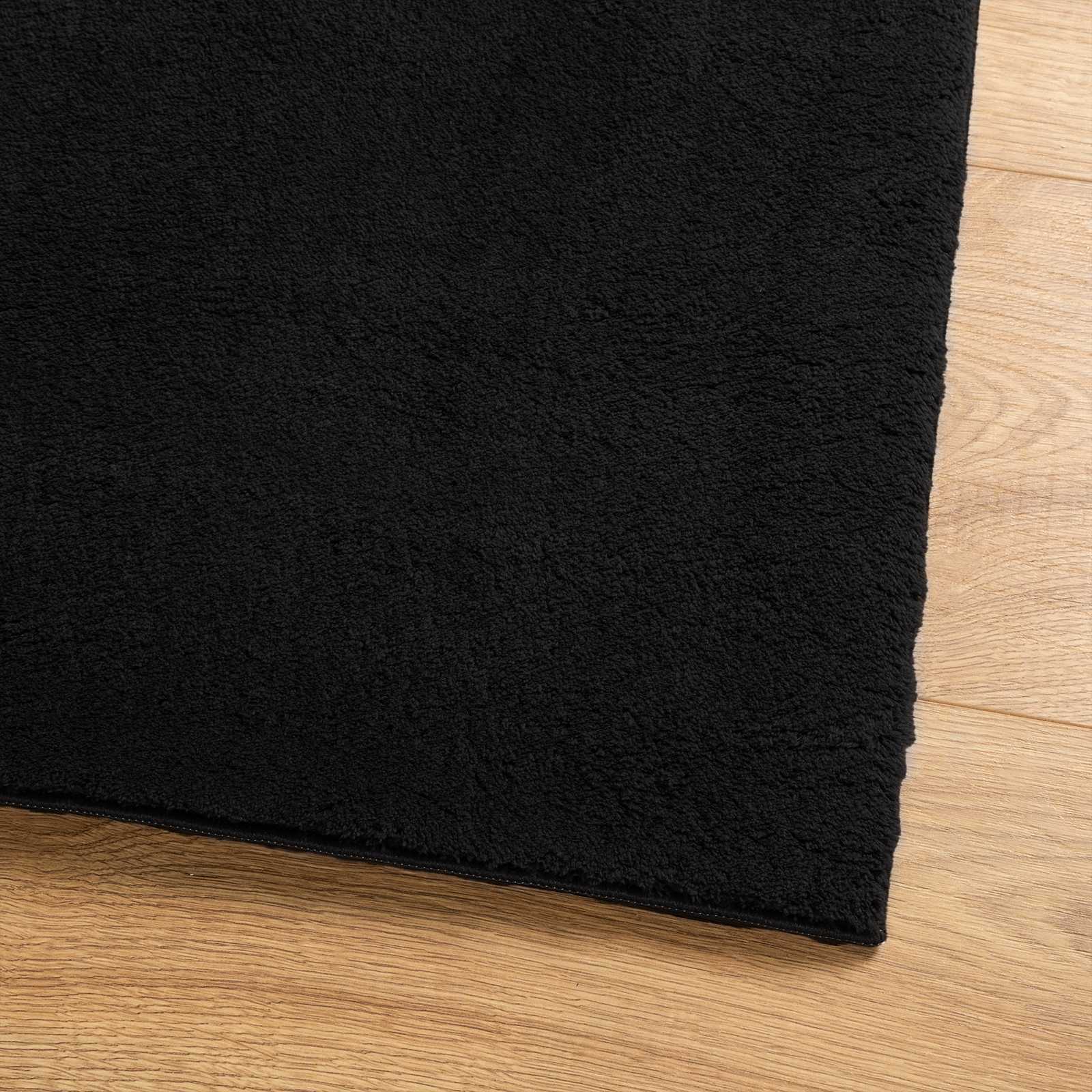 Medium pile zachte en wasbare tapijt HUARTE Zwart 750 x 80 cm is nu te koop bij PeponiXL, paradijselijk wonen!