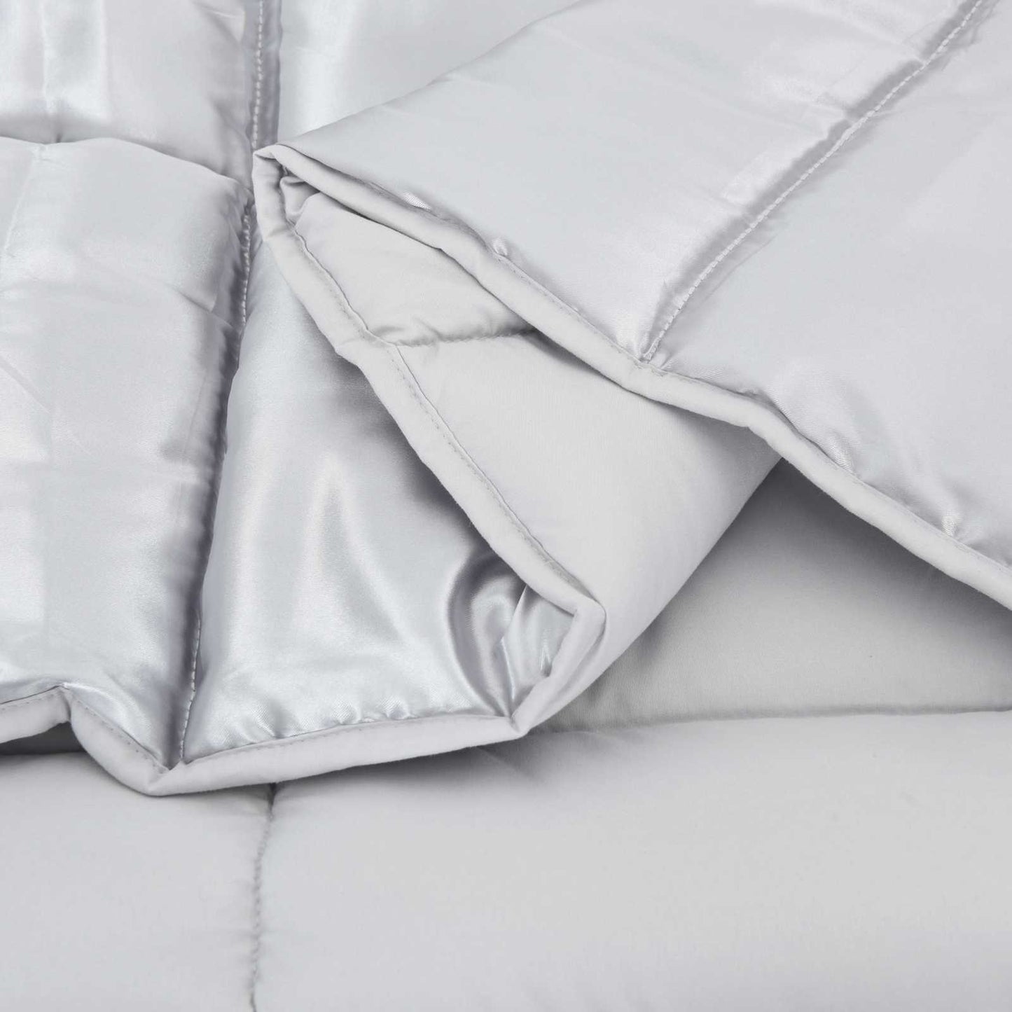 Winter Dekbed Zilver 200 x 240 cm Satijn en Microfiber is nu te koop bij PeponiXL, paradijselijk wonen!