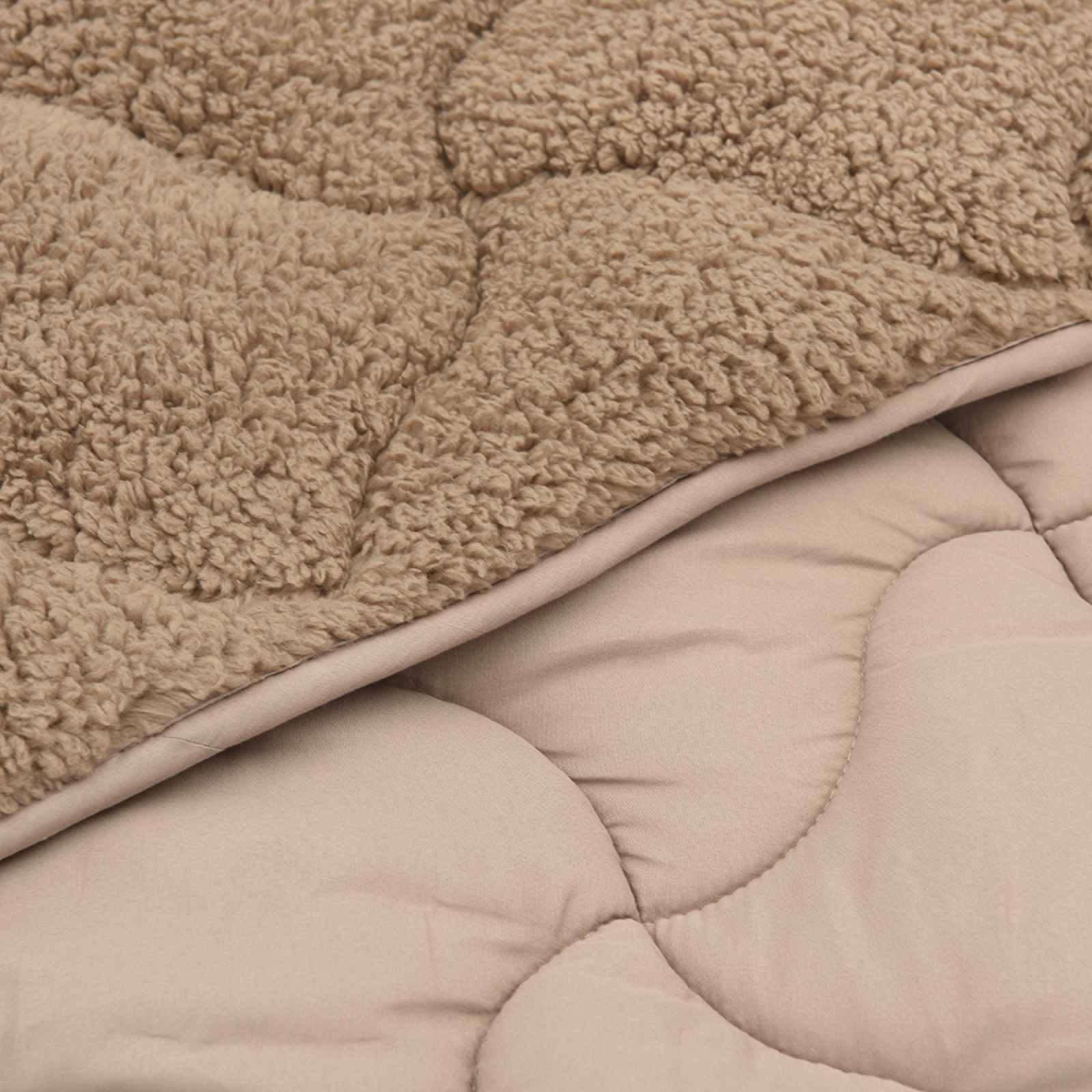 Vol jaar dekbed Taupe 155 x 200 cm Microfiber en Teddy fleece is nu te koop bij PeponiXL, paradijselijk wonen!