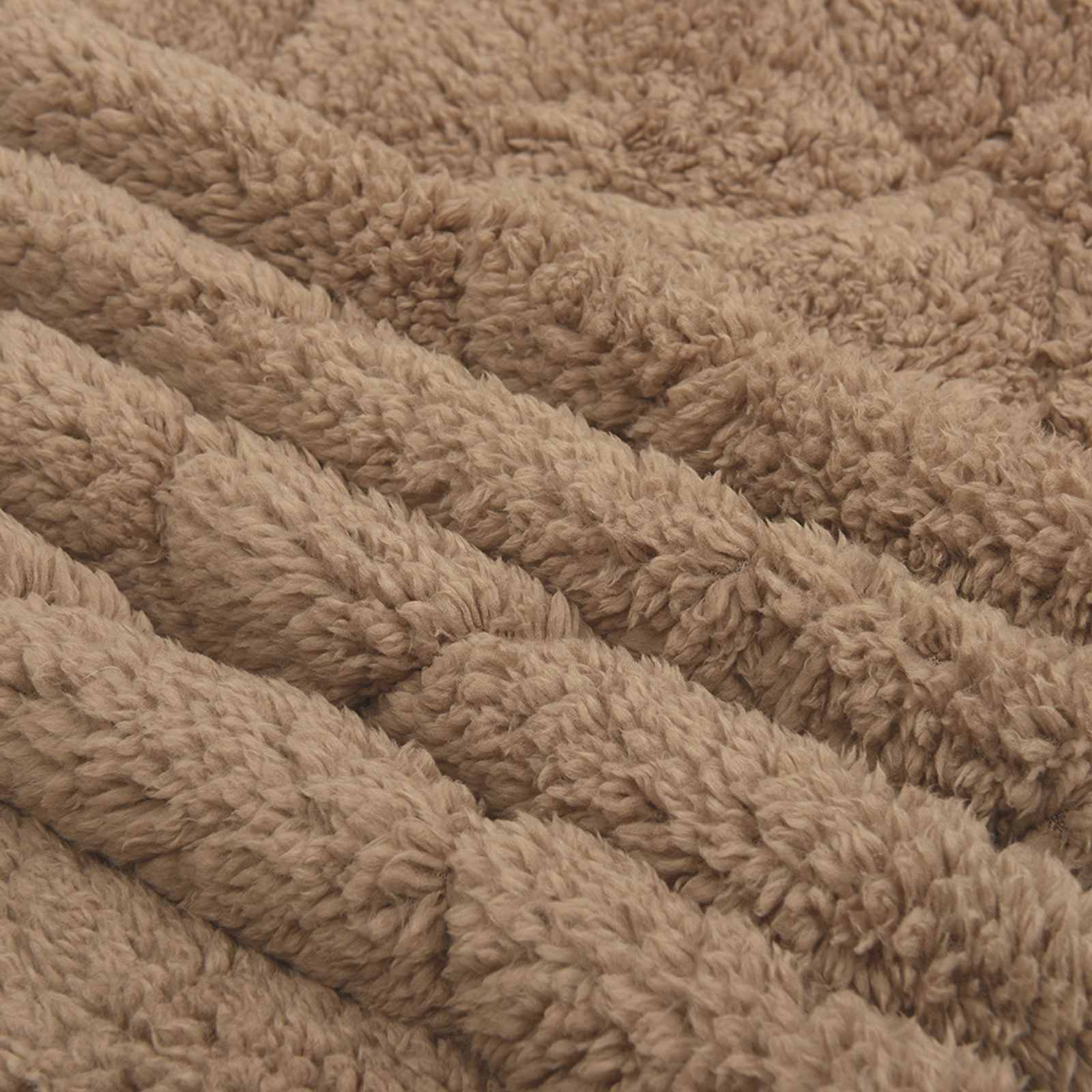 Vol jaar dekbed Taupe 135 x 220 cm Microfiber en Teddy fleece is nu te koop bij PeponiXL, paradijselijk wonen!