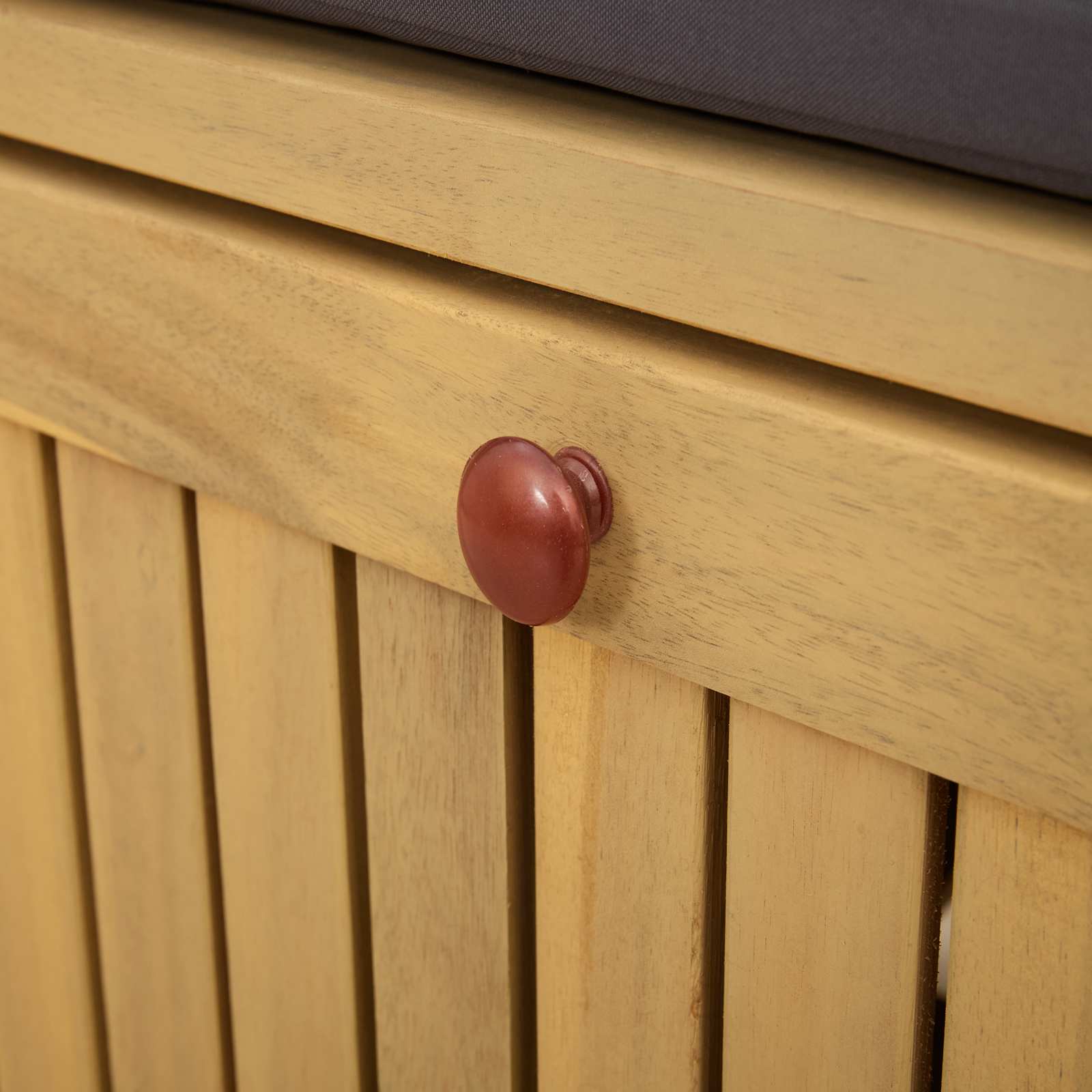 Opslagbank met kussen met opslag met de deur is nu te koop bij PeponiXL, paradijselijk wonen!